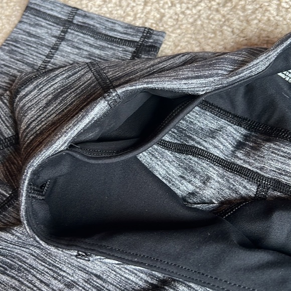 Victoria’s Secret VSX knockout tight grey Heather black pockets legging large - Picture 7 of 10